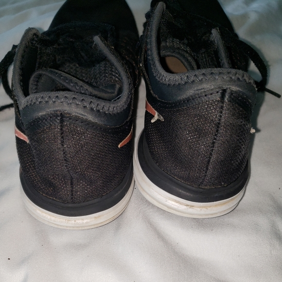 Nike Gold and Black Running shoe size 8 - Picture 2 of 8